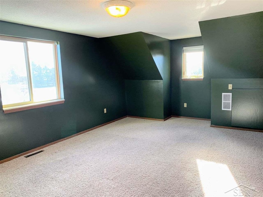 673 E Beaver Rd, Kawkawlin, MI 48631 - photo 1