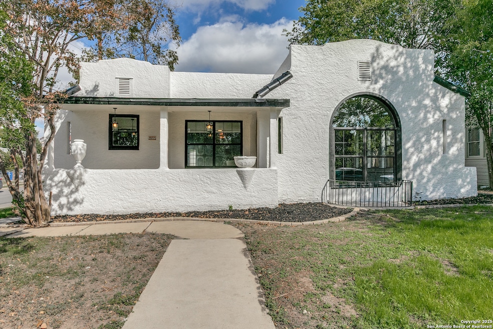 2055 W Magnolia Ave, San Antonio, TX 78201 - photo 1