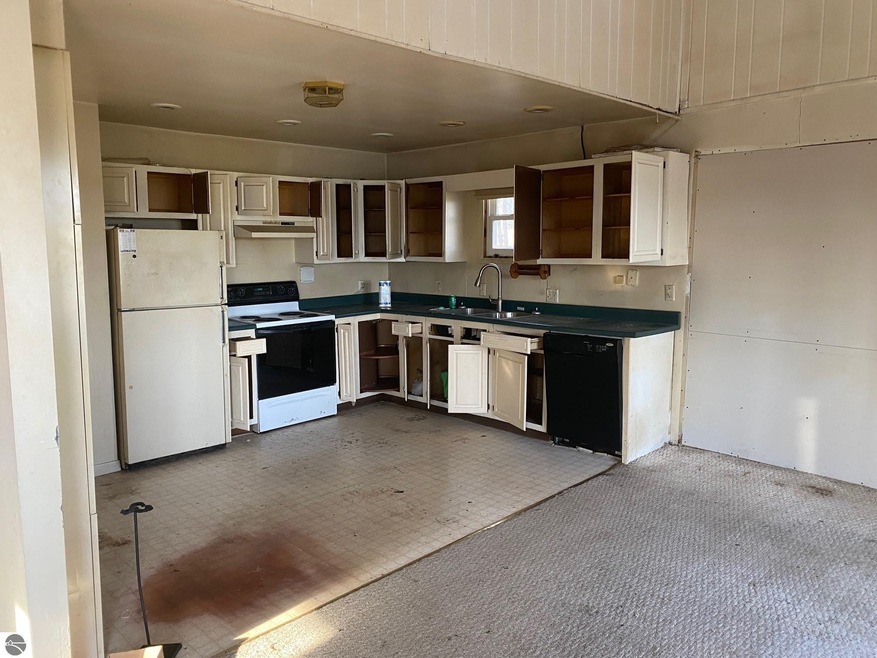 2467 E Cherry Ln, Cedar, MI 49621 - photo 1