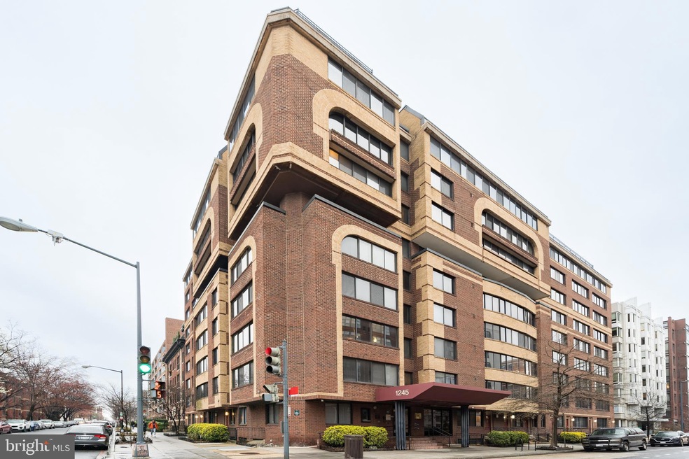 Park Princess/Logan Park unit 515, Washington, DC 20005 - photo 1