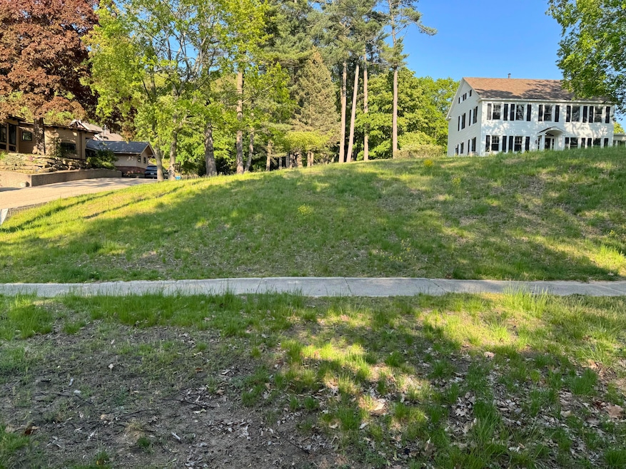 822 Lake Ave, Grand Haven, MI 49417 - photo 1