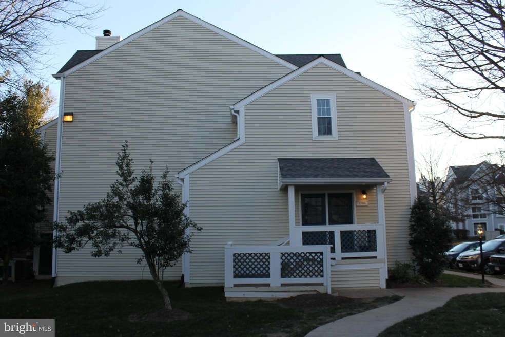12900 Grays Pointe Rd unit C, Fairfax, VA 22033 - photo 1