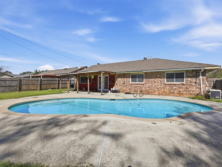 1516 Armstrong Dr, Plano, TX 75074 - photo 1