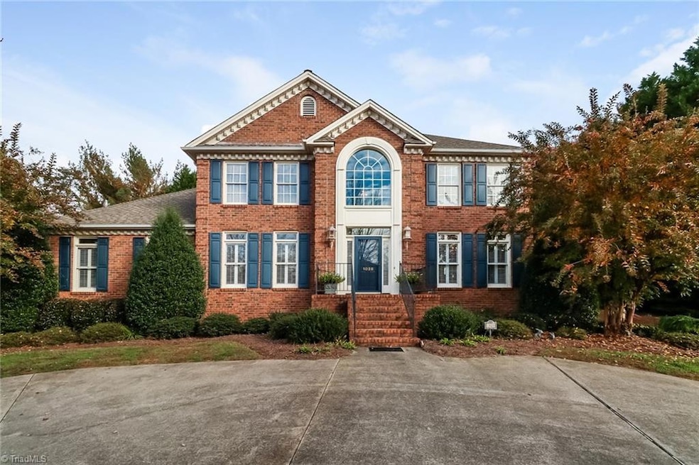 Welcome to 1028 Cross Gate Road in popular Sherwood Forest
