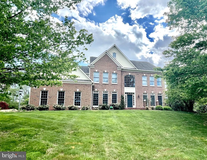 12809 Holly Grove Ct, Fairfax, VA 22033 - photo 1