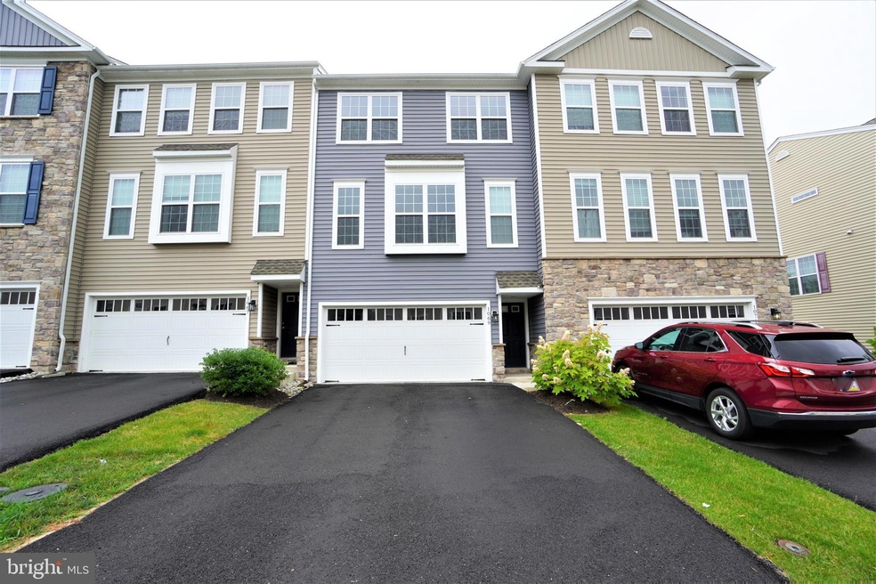 1069 Chapman Cir, Hatfield, PA 19440 - photo 1