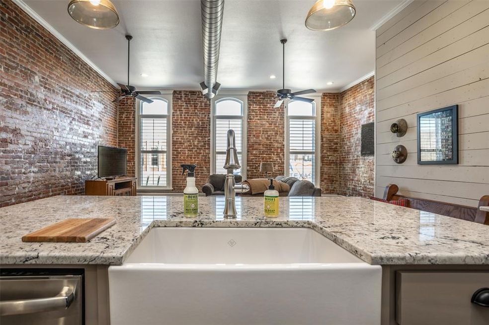 312 E California St, Gainesville, TX 76240 - photo 1