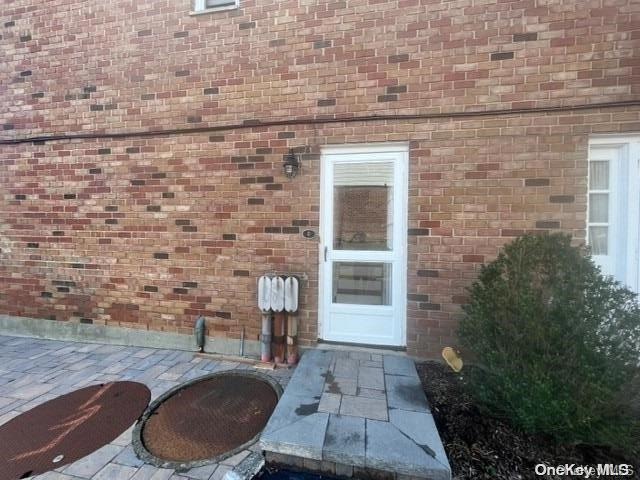 165 Manorhaven Blvd unit O, Port Washington, NY 11050 - photo 1