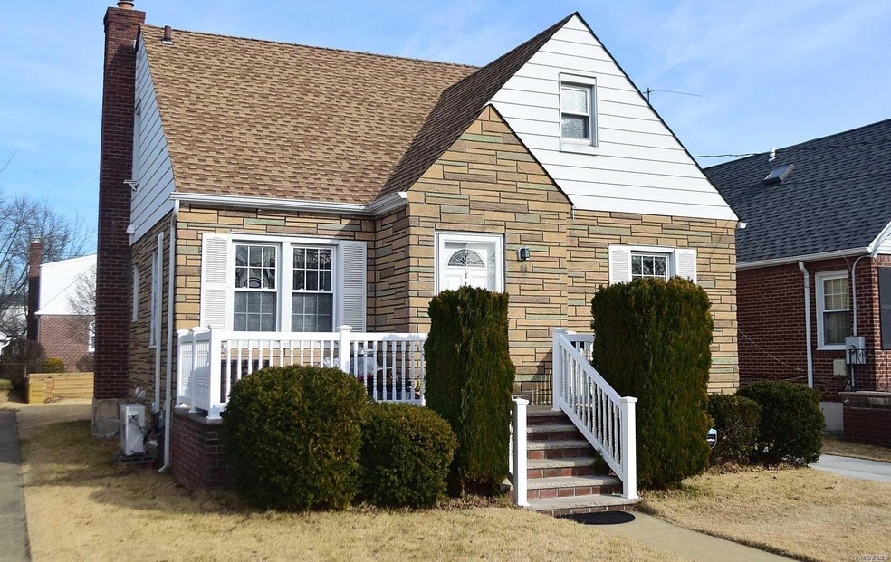 38 Stephen Ave, New Hyde Park, NY 11040 - photo 1