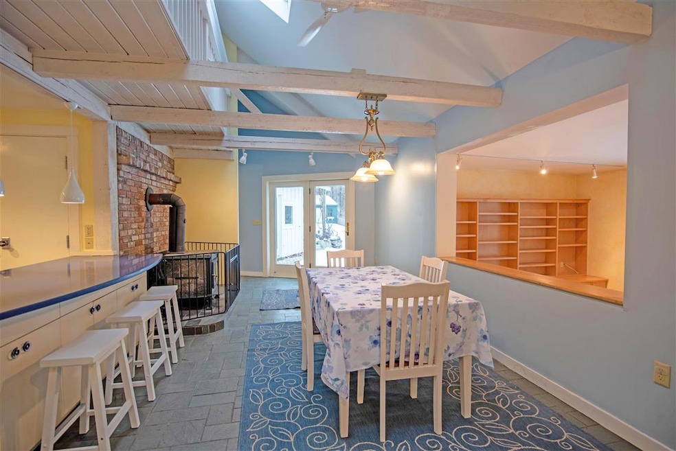 415 Plainfield Rd, West Lebanon, NH 03784 - photo 1