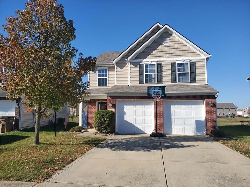 2426 Meadow Bend Dr, Columbus, IN 47201 - photo 1