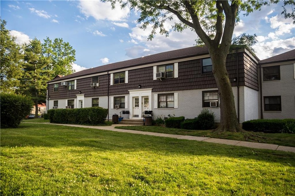 137-7 68th Dr unit B, Flushing, NY 11367 - photo 1