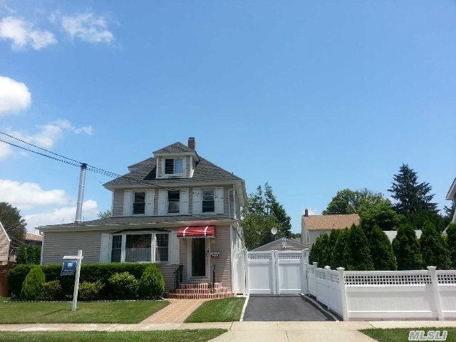 117 Walnut St unit 1Fl, West Hempstead, NY 11552 - photo 1