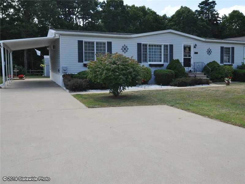 205 Little Pond Rd, Wakefield, RI 02879 - photo 1