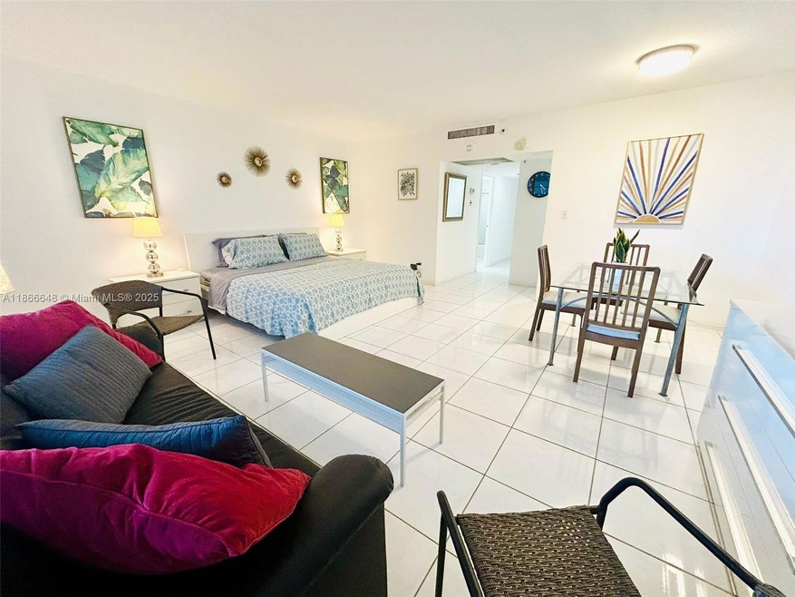 The Decoplage unit 525, Miami Beach, FL 33139 - photo 1