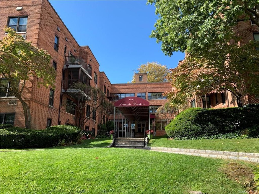 1015 Old Post Rd unit 3R, Mamaroneck, NY 10543 - photo 1