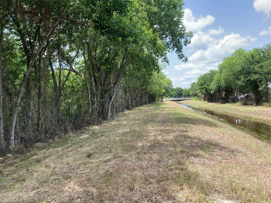 302 Walsh Rd, Rosenberg, TX 77471 - photo 1