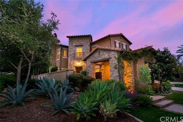 Private corner lot in GATED Catania neighborhood o