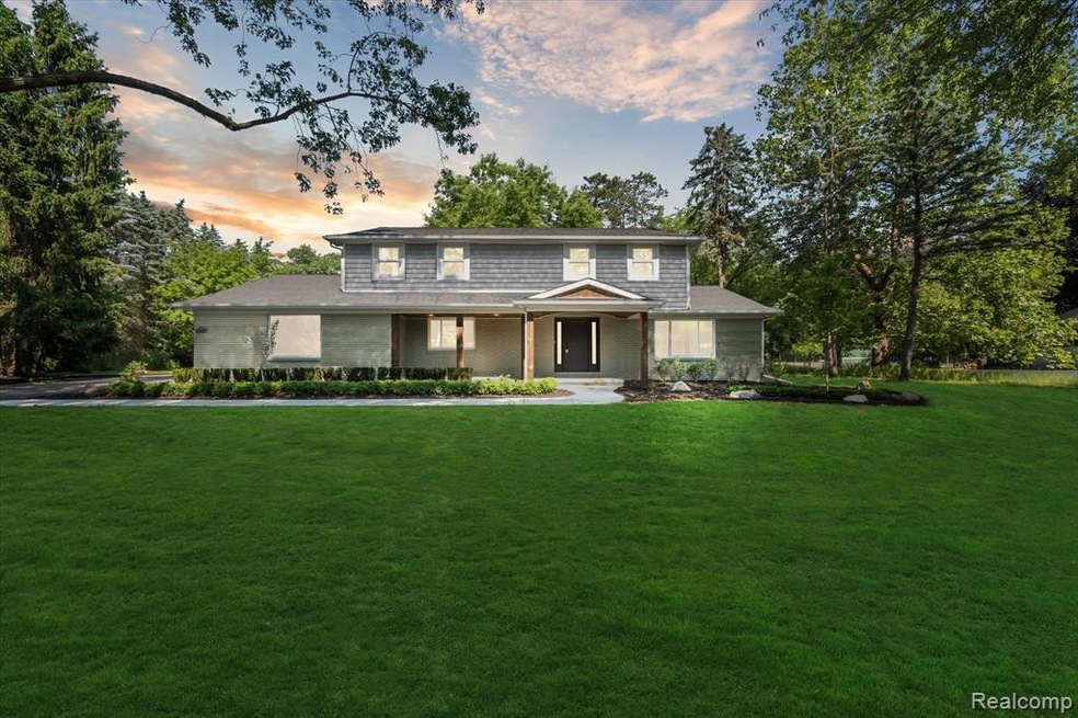 7189 Meadowlake Rd, Bloomfield Hills, MI 48301 - photo 1