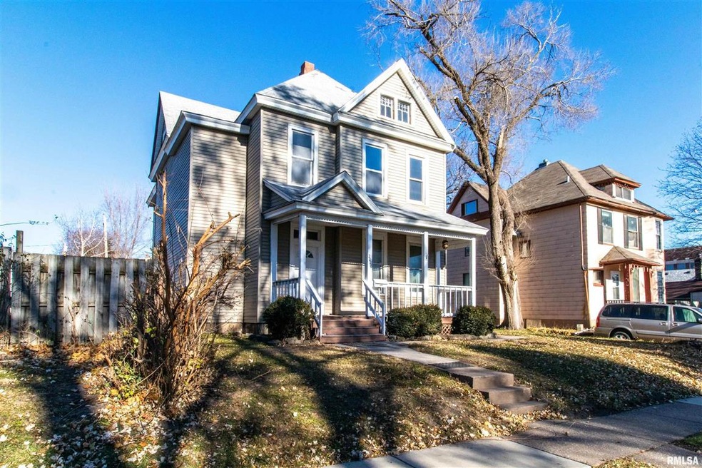 2020 W 5th St, Davenport, IA 52802 - photo 1