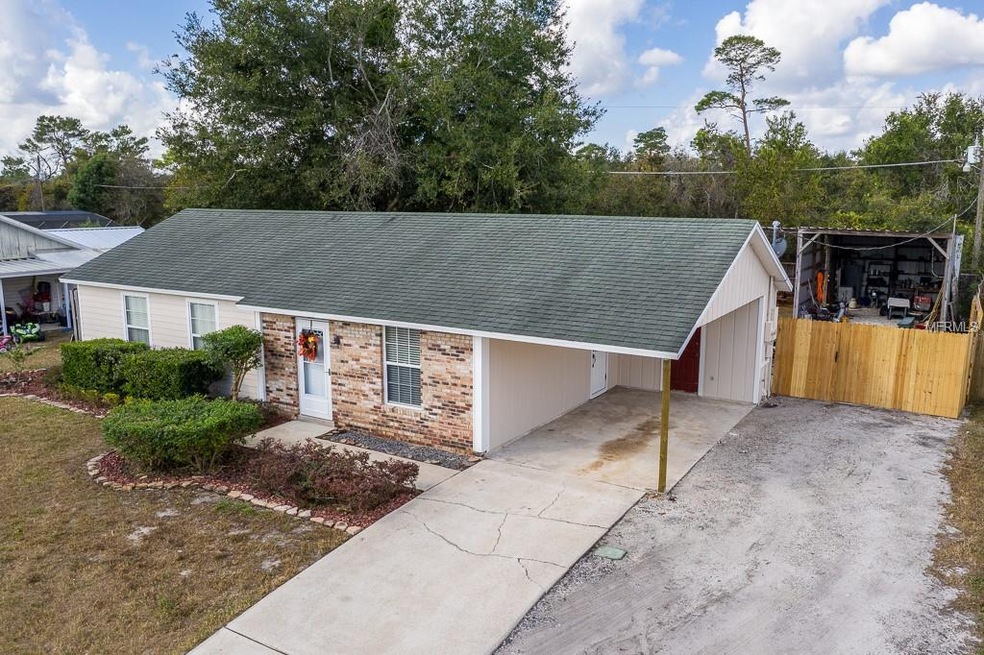 3/2 fully remodeled home with additional rear park