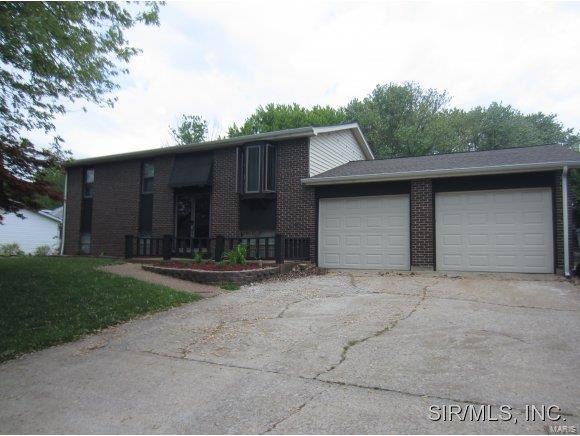 14 Nassau Dr, Maryville, IL 62062 - photo 1