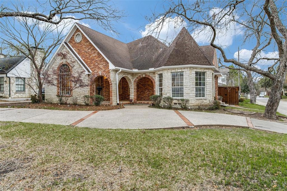 5302 Mccommas Blvd, Dallas, TX 75206 - photo 1