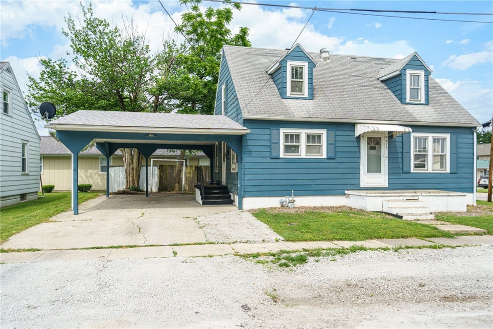 309 N Cherry St, Effingham, IL 62401 - photo 1