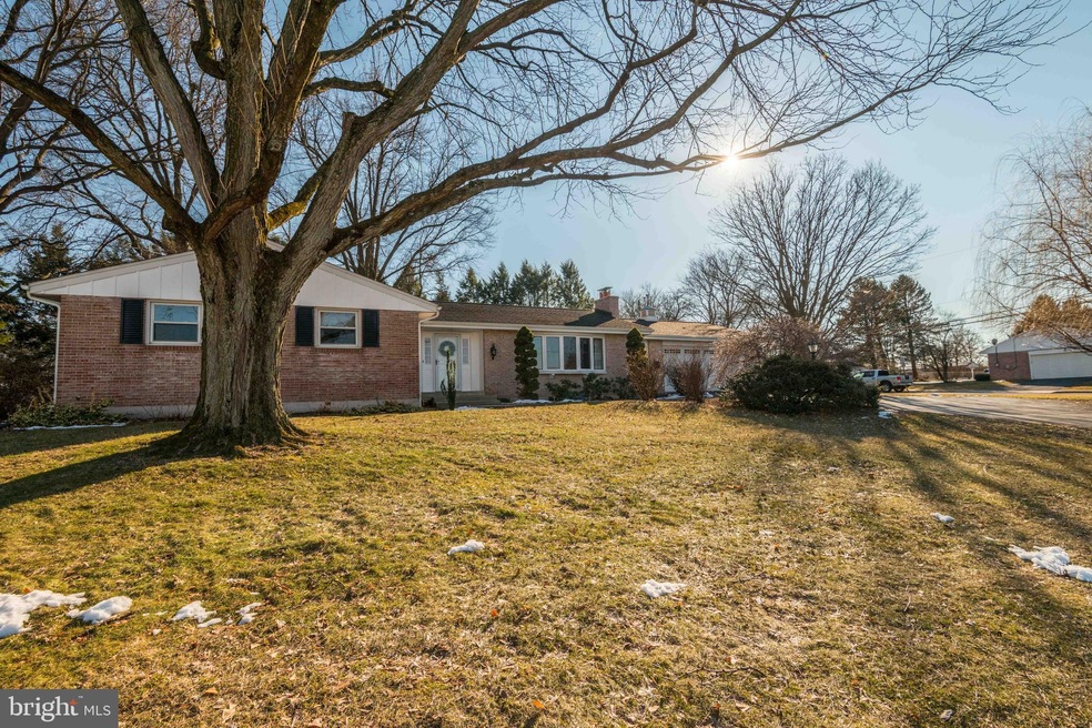 490 Lyman Ave, Womelsdorf, PA 19567 - photo 1