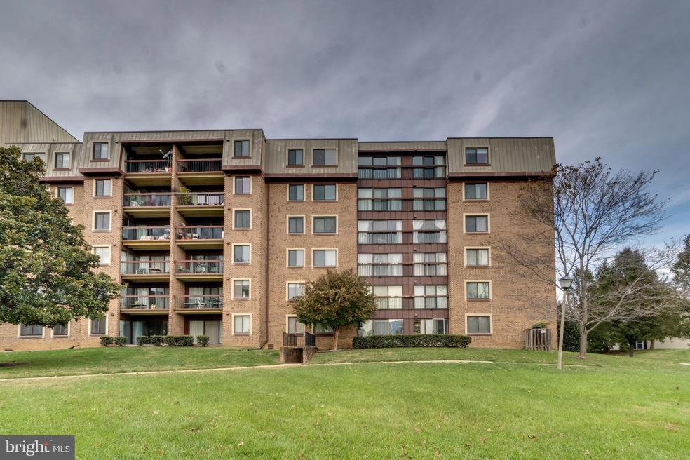 Treebrooke unit 203, Oakton, VA 22124 - photo 1