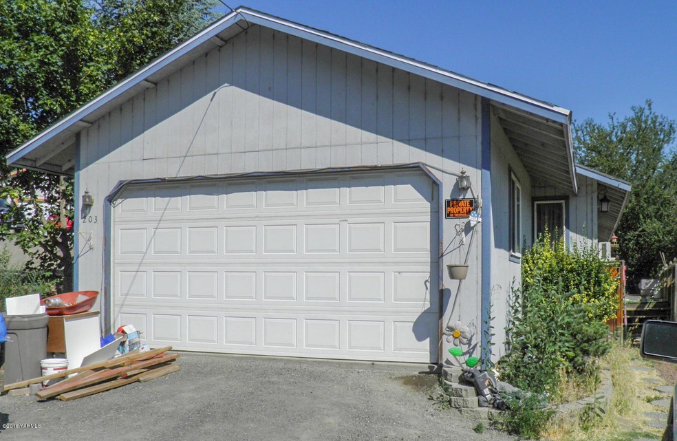 203 N 34th Street - Yakima, WA 98901
