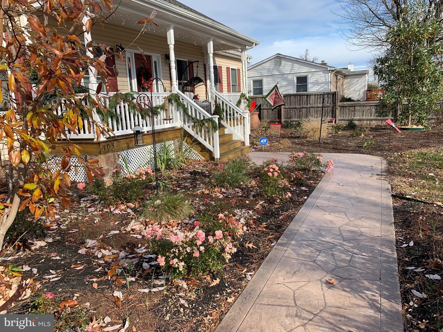 105 Azalea Rd, Colonial Beach, VA 22443 - photo 1