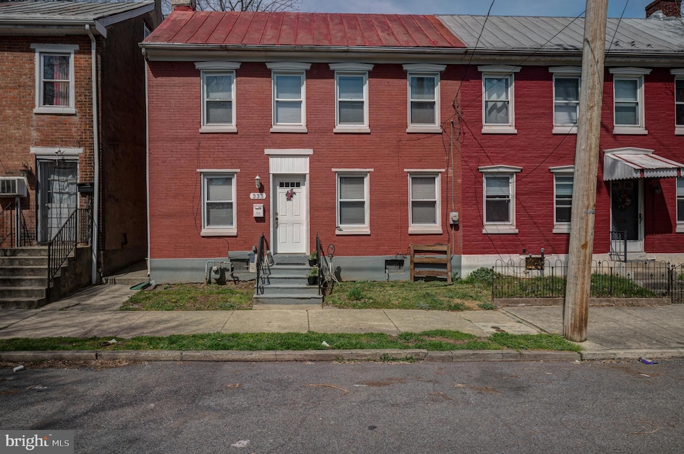 335 Walnut St, Pottstown, PA 19464 - photo 1