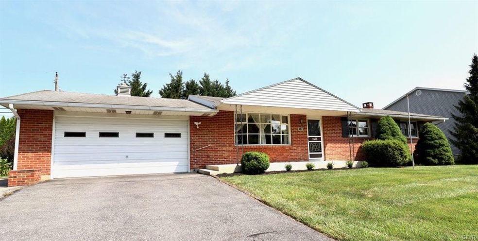 7485 Spring Creek Rd, Macungie, PA 18062 - photo 1