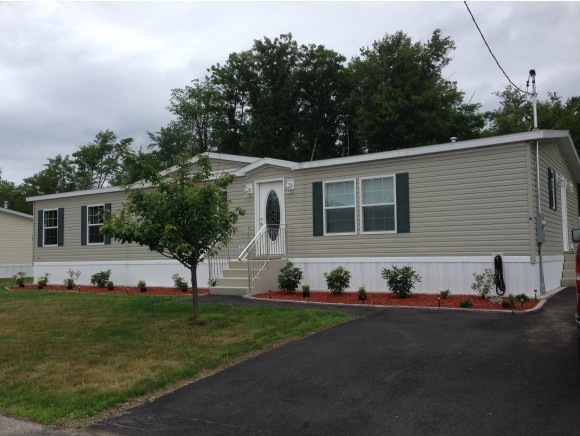 6 Edmund Meadow Ln, Hampstead, NH 03841 - photo 1