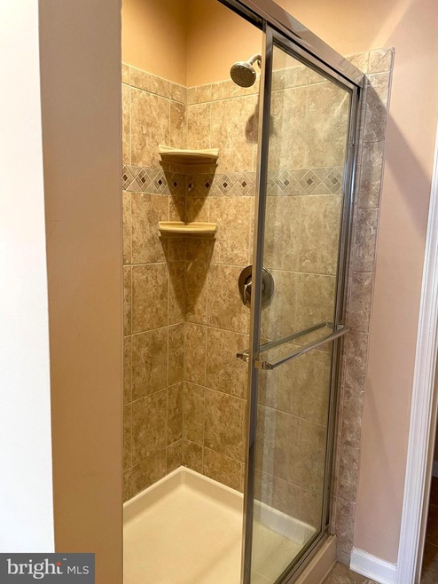 42221 Canary Grass Square unit 3B4, Aldie, VA 20105 - photo 1