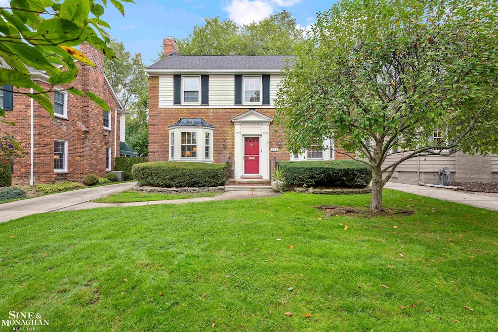 876 Washington Rd, Grosse Pointe, MI 48230 - photo 1