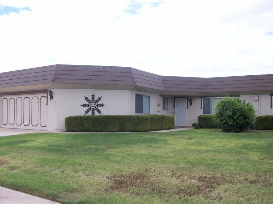 10520 W Hutton Dr, Sun City, AZ 85351 - photo 1