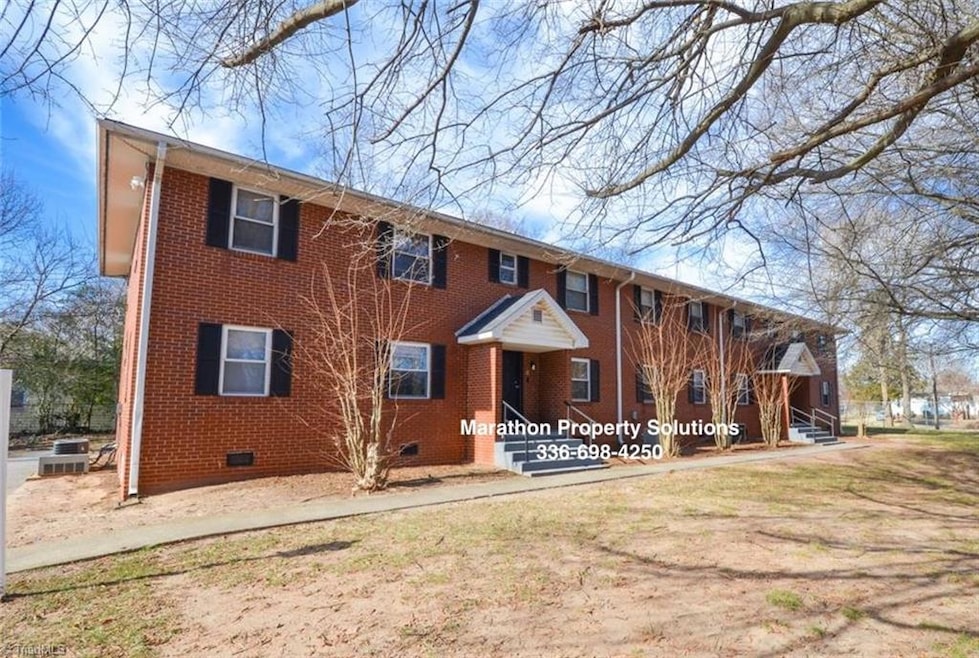 1225 New Hope Ln unit B, Winston Salem, NC 27105 - photo 1