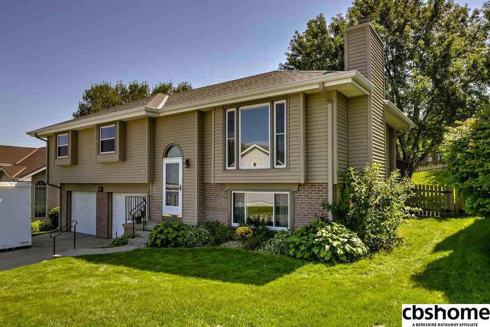 12617 Meredith Ave, Omaha, NE 68164 - photo 1