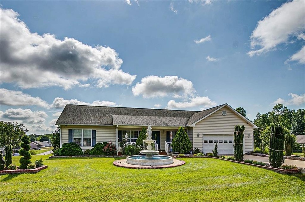 2590 Strawberry Ln, Randleman, NC 27317 - photo 1