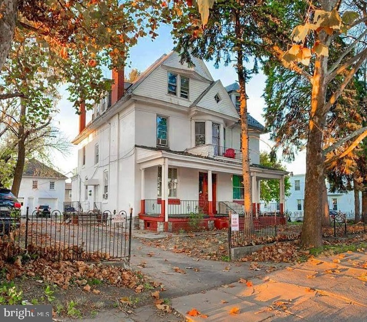 445 W Oley St, Reading, PA 19601 - photo 1