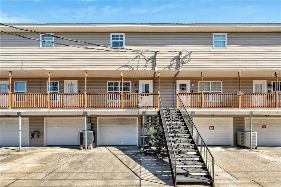 2916 Jean Lafitte Pkwy unit H, Chalmette, LA 70043 - photo 1