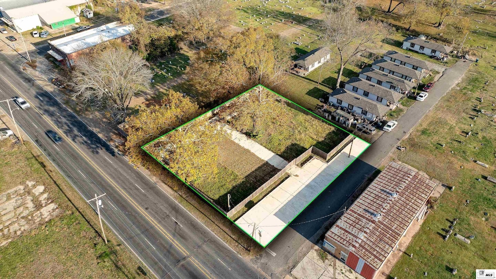 1904 1/2 Desiard St unit Desiard, Monroe, LA 71201 - photo 1