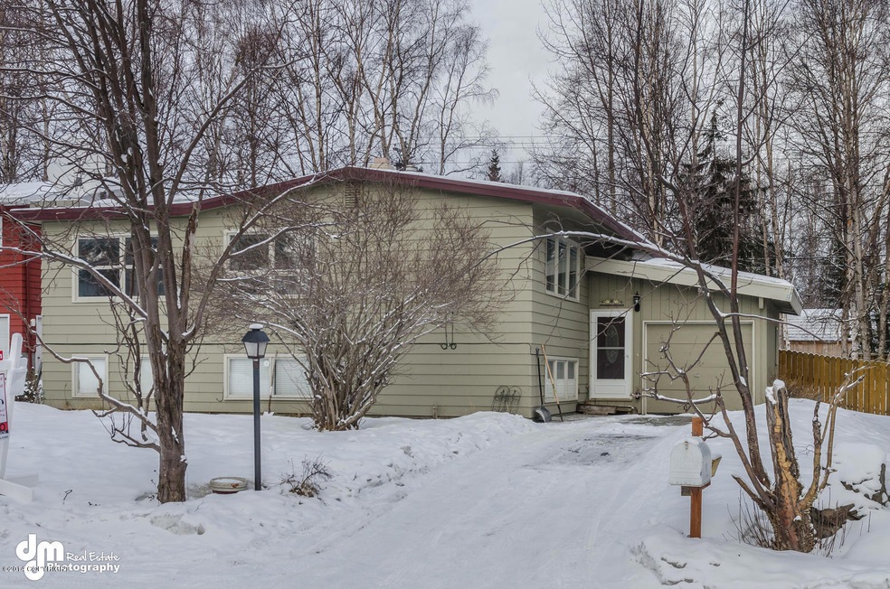 7427 Hennings Way Anchorage AK-large-029