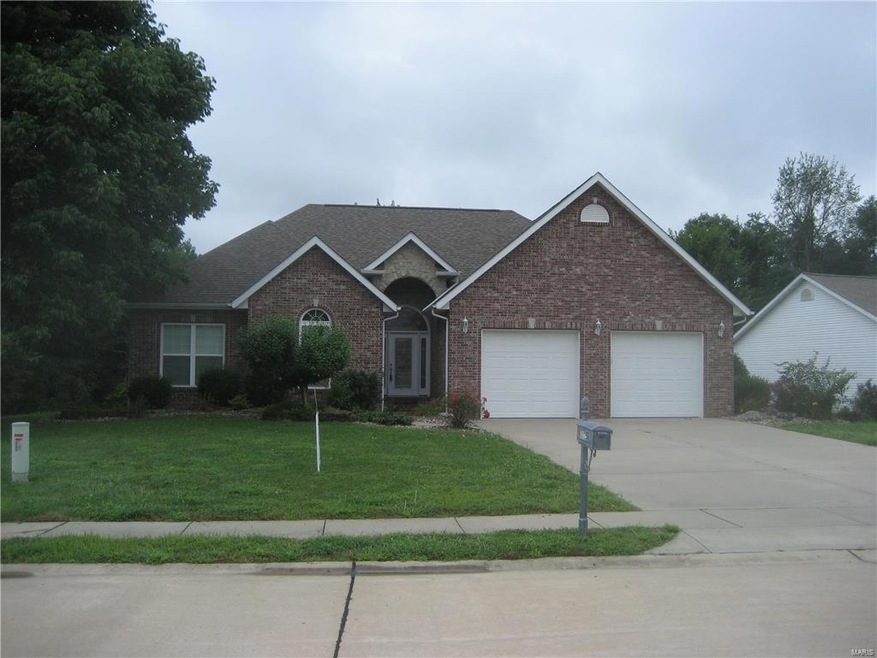 1125 Oak Ln, Maryville, IL 62062 - photo 1