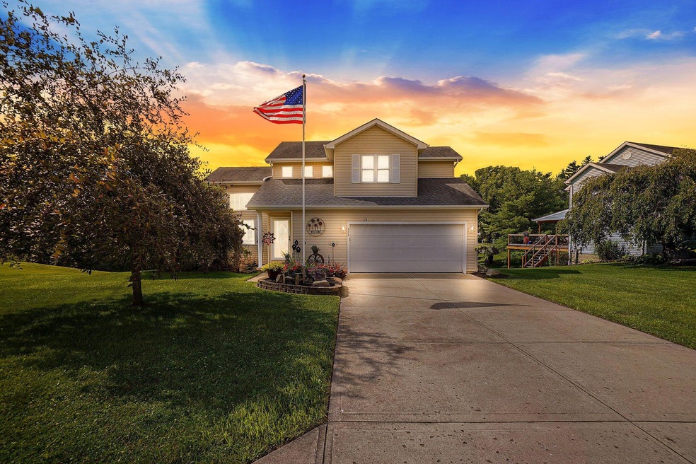 322 Mae St, Logan, OH 43138 - photo 1