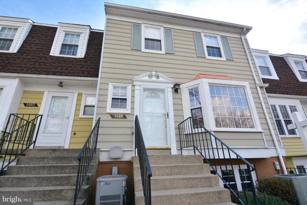 1489 Lowell Ct, Crofton, MD 21114 - photo 1