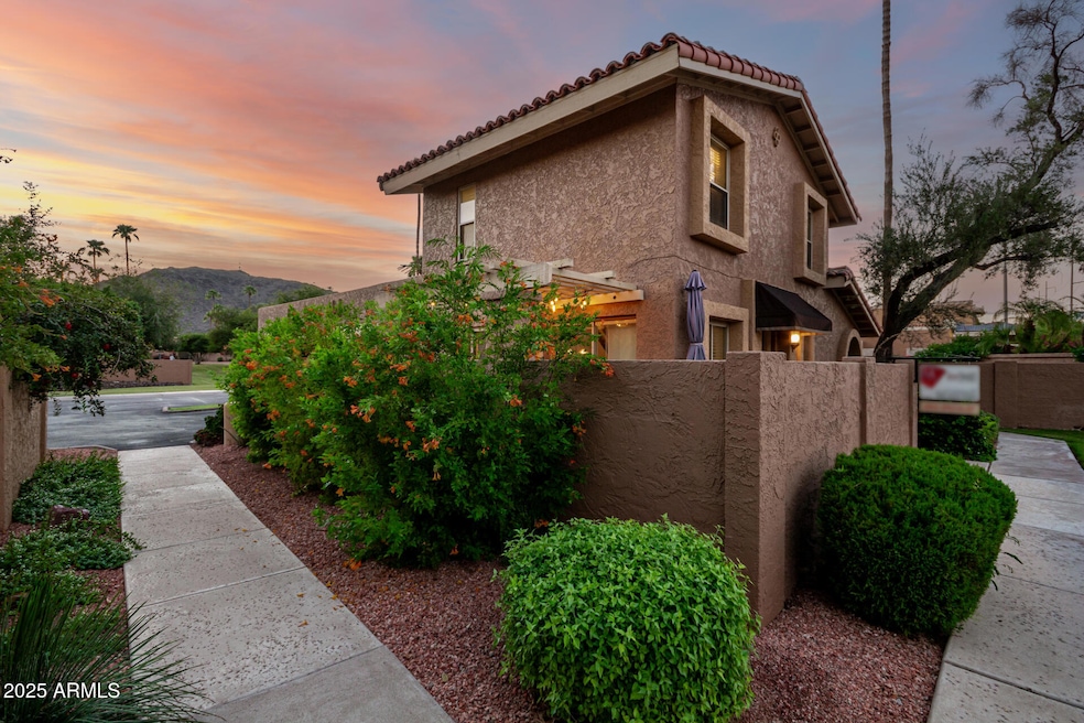 10445 N 11th Place unit 3, Phoenix, AZ 85020 - photo 1