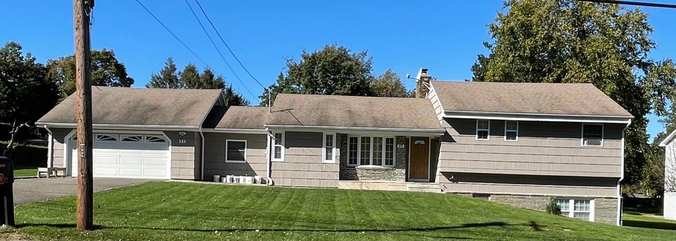 52 Lake Ave, Trumbull, CT 06611 - photo 1